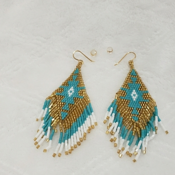 404- Beaded Earrings, long Beaded Dangle Earrings Native America Style Handmade - Picture 1 of 6